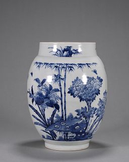 A blue and white bird and flower porcelain jar