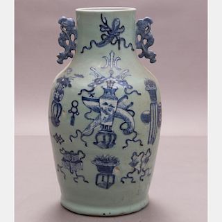 A Chinese Porcelain Vase, 19th/20th Century.