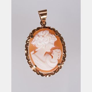 A 14kt. Yellow Gold and Shell Cameo Pendant,