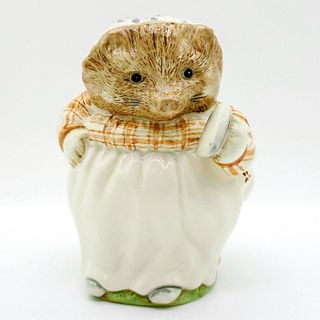 Mrs Tiggy-Winkle Lg - Royal Albert - Beatrix Potter Figurine