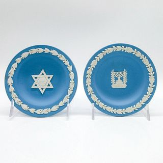 2 Wedgwood Jasperware Mini Plates, Menorah and Star of David