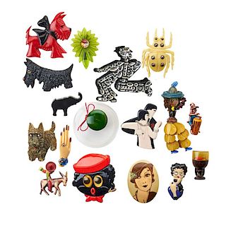 COLLECTION OF NOVELTY BROOCHES, INCL. BAKELITE