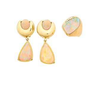 OPAL & DIAMOND YELLOW GOLD RING & EARRING SUITE