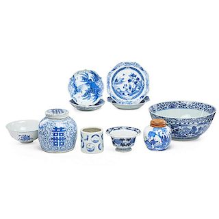 GROUP OF CHINESE BLUE AND WHITE PORCELAIN
