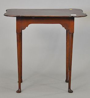 Eldred Wheeler shaped Queen Anne style tea table. ht. 25 in.; top: 17" x 25"
