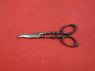 Silverplate Grape Shears HH with Grape Motif Steel Blades 7" Vintage