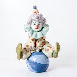 Having A Ball 1005813 - Lladro Porcelain Figurine