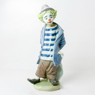Little Traveler 1007602 - Lladro Porcelain Figurine