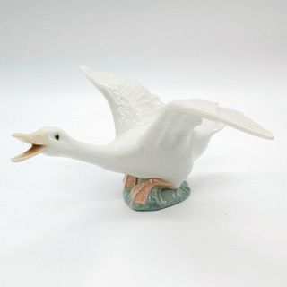 Duck Flying 1264 - Lladro Porcelain Figurine