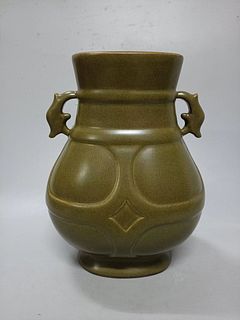 A Tea Dust Color Porcelain Vase