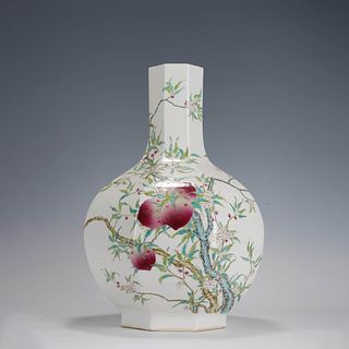 Famille rose 'TIAN QIU' vase, Qing Dynasty