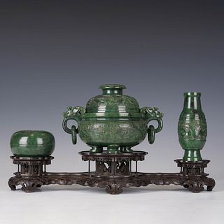 A set of carved green jade censer ornaments, Qing Dynasty