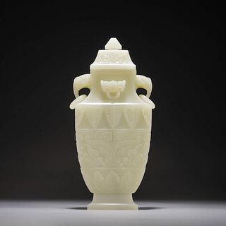 Carved white jade beast pattern vase, Qing Dynasty