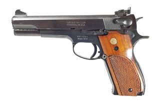 Firearm: SMITH & WESSON 52-2 Pistol .38