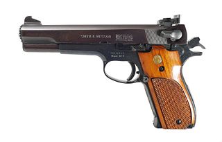 Firearm: SMITH & WESSON 52-2 Pistol .38