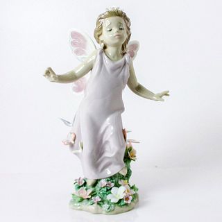 Butterfly Wings 1006875 - Lladro Porcelain Figurine