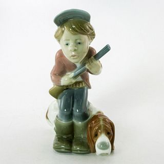 Hunter Puppet 1004971 - Lladro Porcelain Figurine