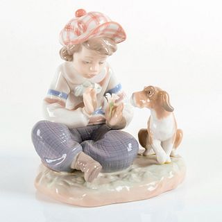 I Hope She Does 1005450 - Lladro Porcelain Figurine