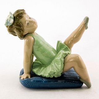 Little Ballet Girl 1005108 - Lladro Porcelain Figurine
