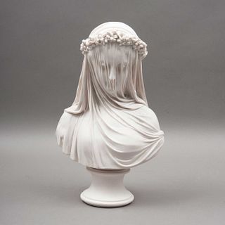 RAPHAELLE MONTI Virgen velada. Inglaterra, Siglo XX. Elaborada en polvo de alabastro. Sellada Chatsworth Sculptures. Con M...