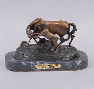 PIERRE JULES MENE (Francia, 1810 - 1879) Rearing colt (Cría de potro) Con placa referida Escultura en bronce con base de már...