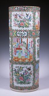 CHINESE PORCELAIN UMBRELLA STAND