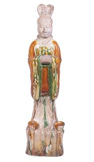 CHINESE TANG DYNASTY TOMB FIGURE OF A COURT RETAINER