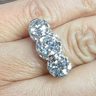 Platinum Diamond 3-Stone Ring