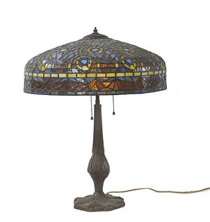 Tiffany Style Table Lamp with leaded glass shade Tiffany Style Table Lamp with leaded glass shade
Approx 24"H 
Approx  19" dia 20th Century