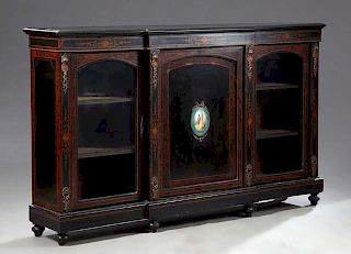 Georgian Style Mahogany Chest, 20th c., New Orleans, the reeded rectangular top above four graduated drawers, on bracket feet