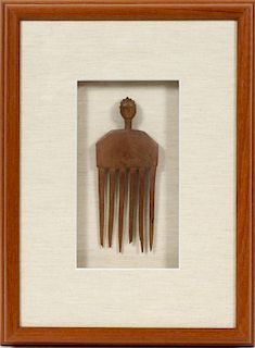 AFRICAN CARVED COMB