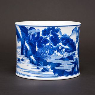 A BLUE AND WHITE 'FIGURAL' BRUSH POT 