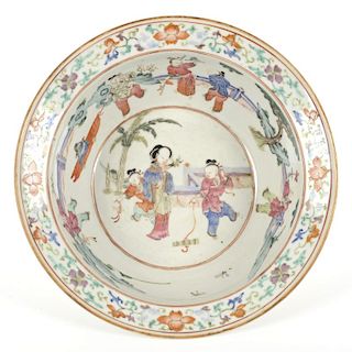 Chinese Export famille rose porcelain bowl