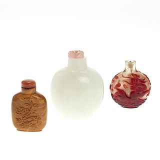 (3) Chinese amber or Peking glass snuff bottles