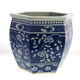 Asian blue and white porcelain jardiniere