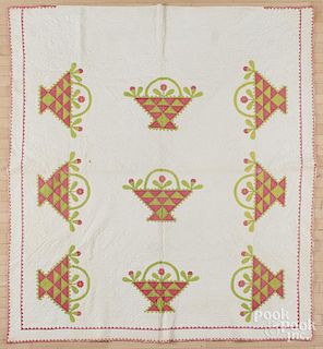 Appliqué basket pattern quilt, late 19th c., 82'' x 74''.