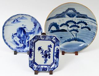 GROUP OF THREE BLUE AND WHITE PORCELAIN PLATES