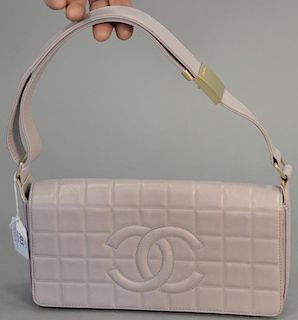 Chanel quilted purple lamb skin leather handbag/purse with gold interior, #8113008. 9 3/4" x 5" x 1 1/2"