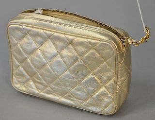 Vintage Chanel quilted gold leather handbag / purse (chain broken). 7 1/2" x 5 1/2" x 2 1/4"