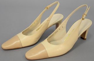 Salvatore Ferragamo tan / cream womens pumps / heels / shoes in excellent condition. size 6B