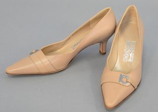 Salvatore Ferragamo tan leather womens pumps / heels / shoes in excellent condition. size 6B