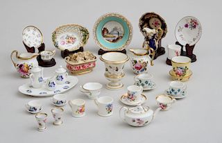 GROUP OF CONTINENTAL MINIATURE PORCELAIN TABLE ARTICLES