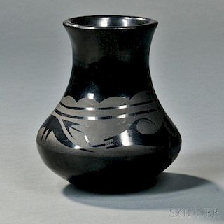San Ildefonso Black-on-black Pottery Vessel
