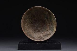 BOWL WITH DECORATIVE ELEMENTS AND TRACES OF BLUE GREEN GLAZE