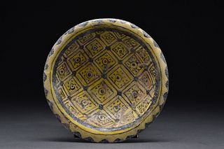 BYZANTINE OR ISLAMIC MEDITERRANEAN SLIPWARE BOWL WITH REPEATING PATTERNS