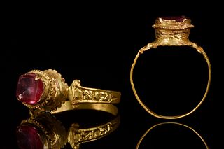 LATE MEDIEVAL TUDOR GOLD RING WITH RUBY STONE