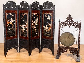 Chinese folding screen, together with a gong
