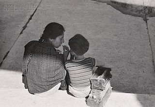 Manuel Álvarez Bravo (Mexican, 1902-2002)      La Mama del Bolero y el Bolero (The Mother of the Shoeshine Boy and the Shoeshine Boy)
