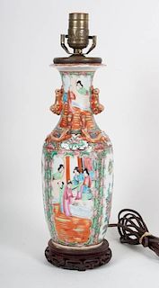 Chinese Export Rose Medallion porcelain lamp