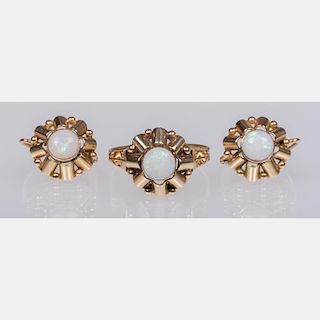 A 14kt. Yellow Gold and Pale Opal Ring,